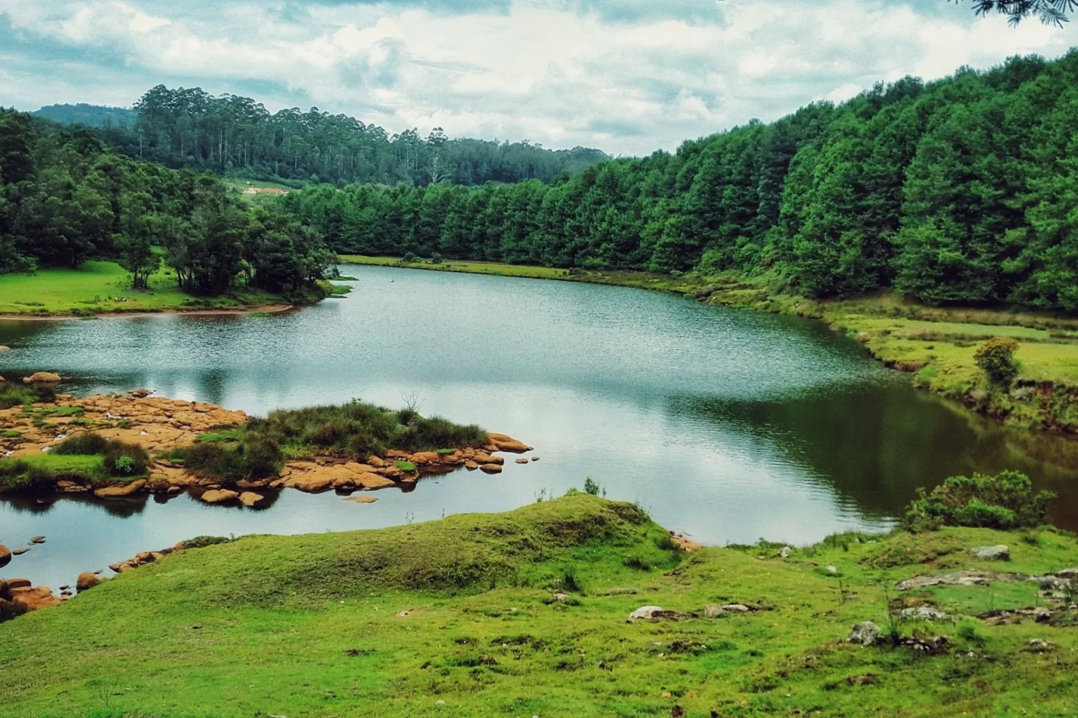 Mesmerizing Ooty Trip, Cool Breezes and Green Views